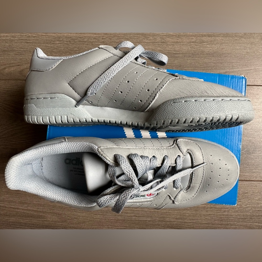 Yeezy powerphase calabasas M6.5/W8 NWT